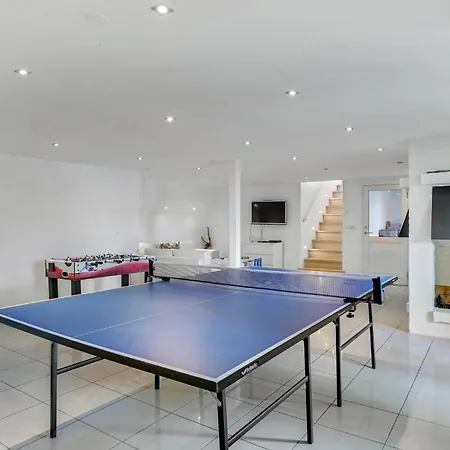 Four-bedroom In Holiday home