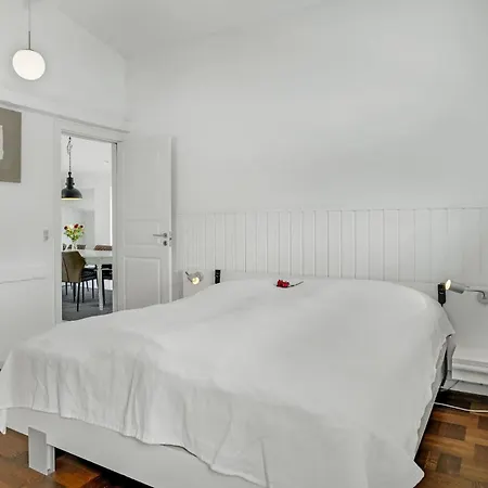 Four-bedroom In Holiday home *