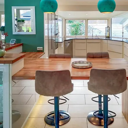 Four-bedroom In * Stroby