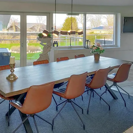 Four-bedroom In Holiday home