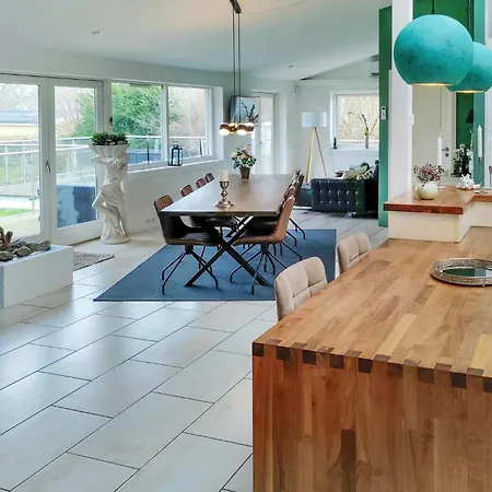 Four-bedroom In * Stroby