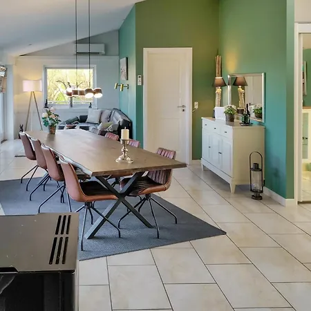 Holiday home Four-bedroom In