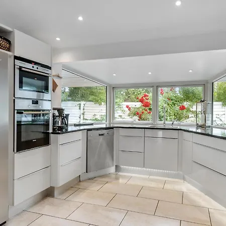 Four-bedroom In Ferienhaus