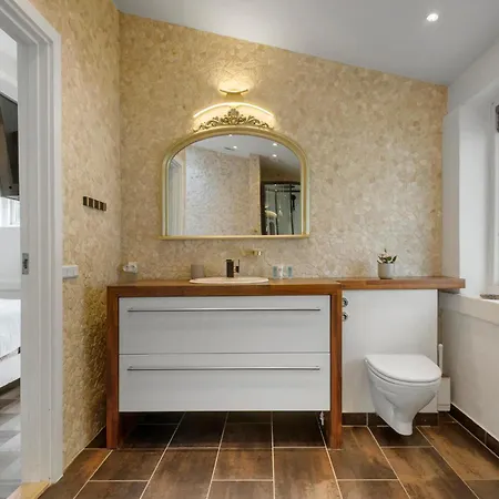 Four-bedroom In Ferienhaus *