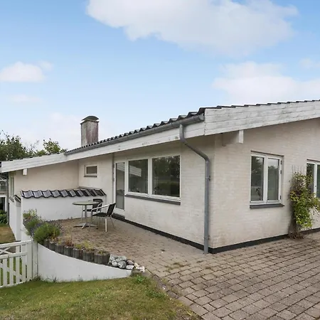 Four-bedroom In * Strøby Ladeplads